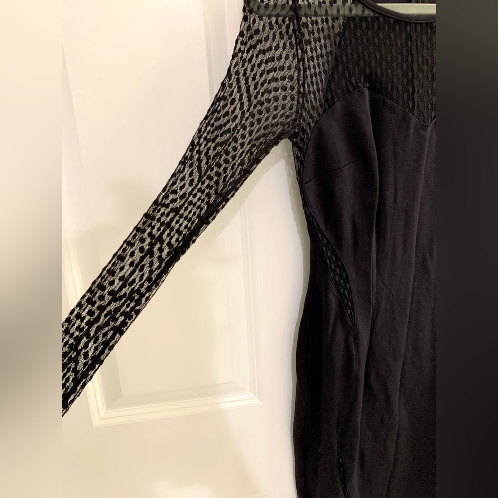 GUESS • Cocktail-hour Black Lace Mini Dress - Picture 5 of 6